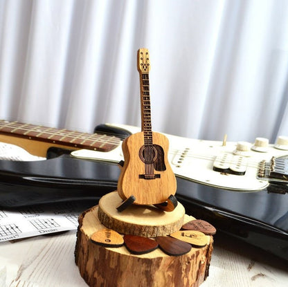 Luthen™ - Personalized Oak Keepsake For Guitar Players