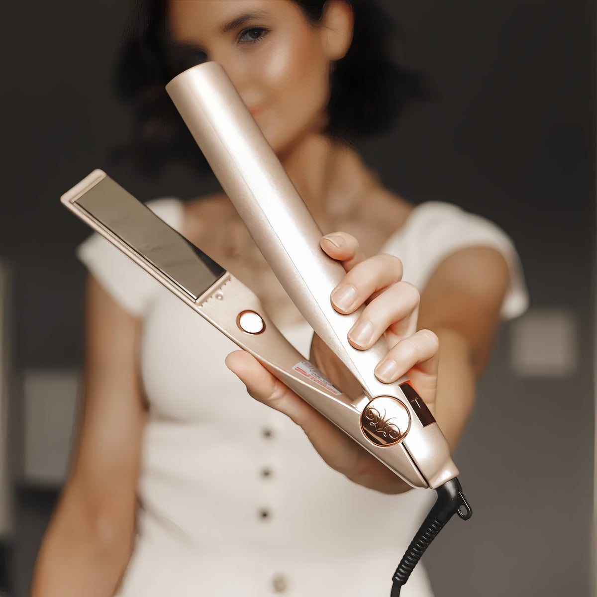 Vellia™ - 2-in-1 Styler For Smooth Curls And Sleek Straightening