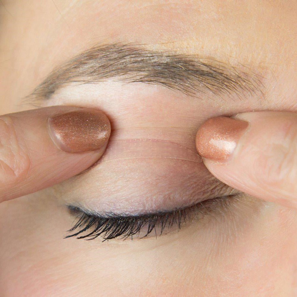 Lustra™ - Subtle Crease Lift for Naturally Awake Eyes