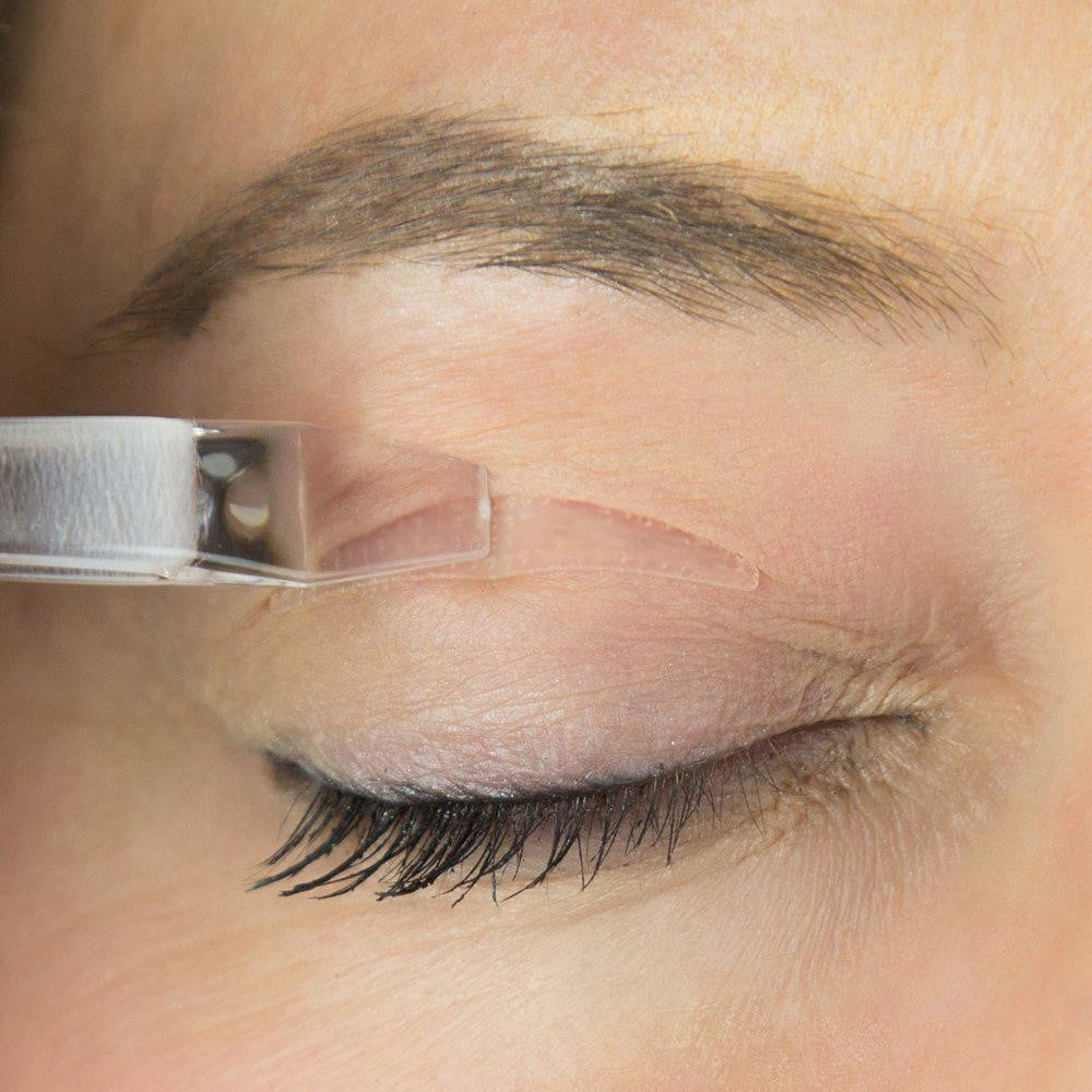 Lustra™ - Subtle Crease Lift for Naturally Awake Eyes