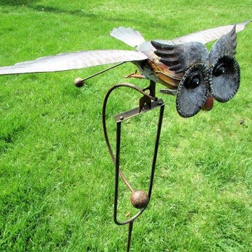 Zephyr™ - Wind-Activated Bird Décor For Gardens