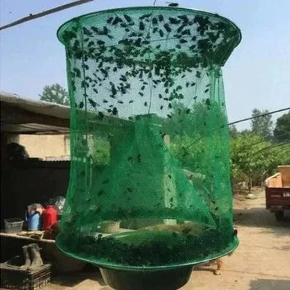Averis™ - Hangs Outdoors to Reduce Fly Activity