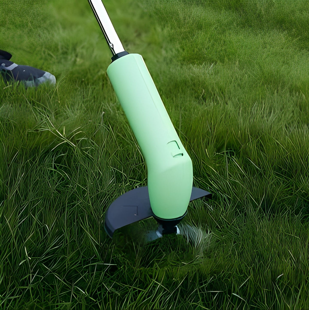 Verdan™ - Compact Cordless Trimmer for Precise Edging