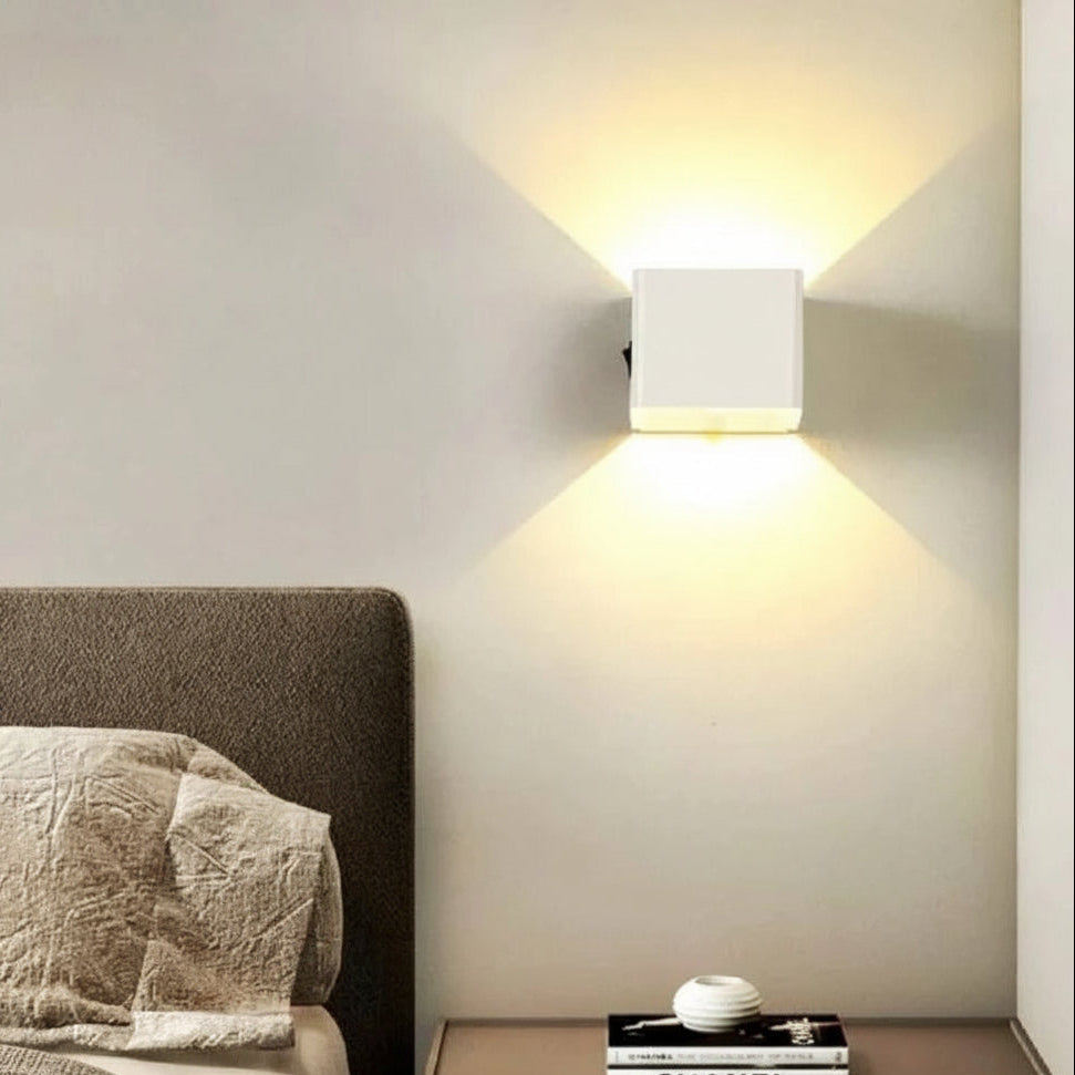 Magnea™ - Cord-Free Accent Light for Tight Spaces