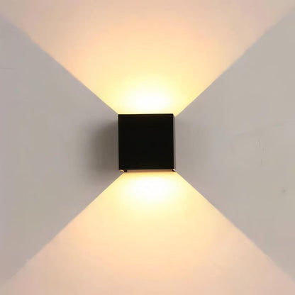 Magnea™ - Cord-Free Accent Light for Tight Spaces