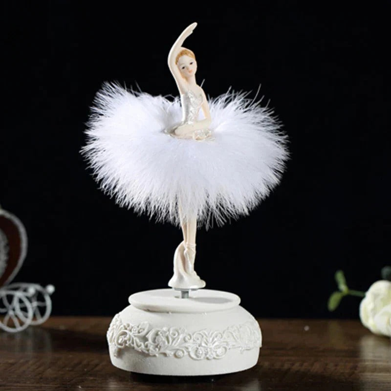 Lirina™ - Delicate rotating ballerina display