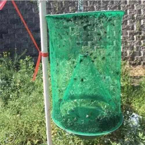 Averis™ - Hangs Outdoors to Reduce Fly Activity