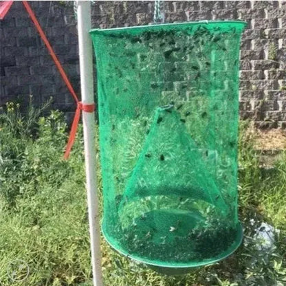 Averis™ - Hangs Outdoors to Reduce Fly Activity