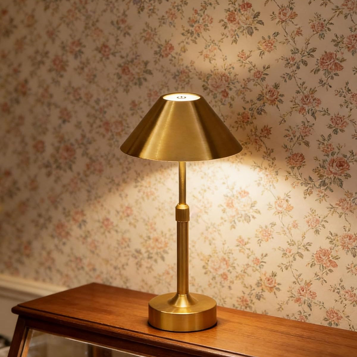 Lumeny™ - Adjustable Cordless Light for Reading and Relaxing