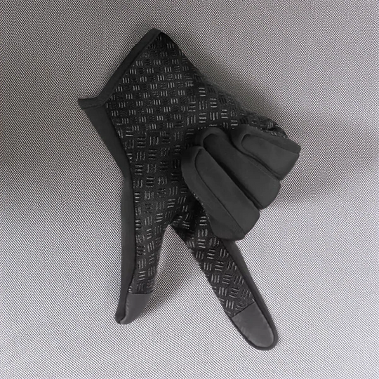 Thermi™ - Warm, Waterproof Grip For Winter Activities