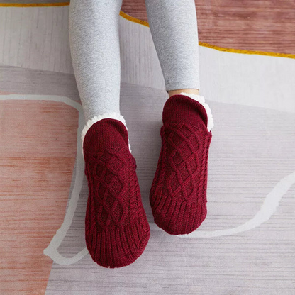 Avelon™ - Cozy Indoor Warmth with Secure Grip